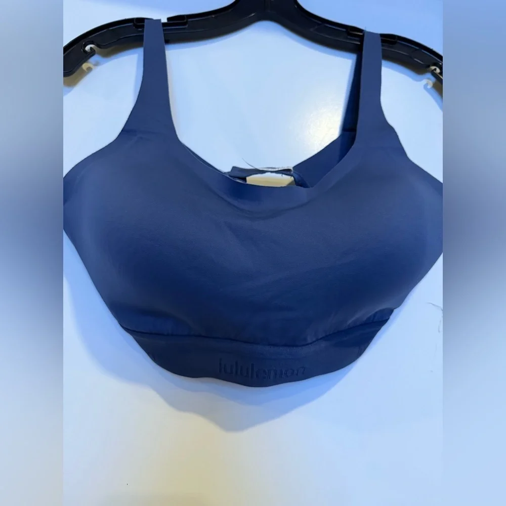 Lululemon Fine Form Padded Sports Bra SIZE 32dd Utility Blue Convertible Straps